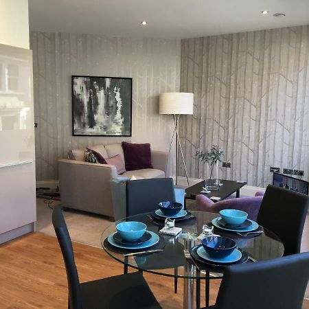 Star Tree Apartment Йорк Екстериор снимка