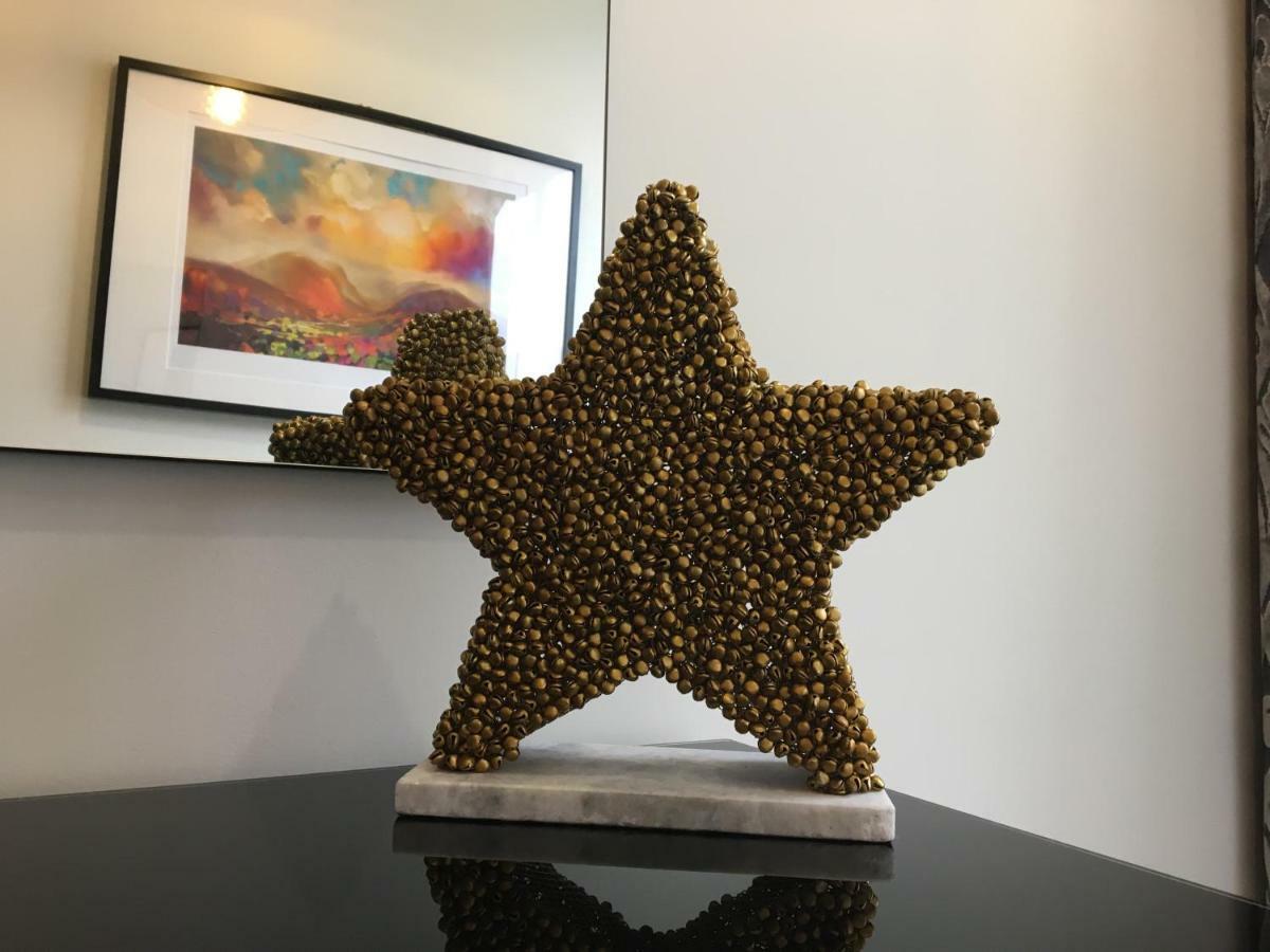 Star Tree Apartment Йорк Екстериор снимка